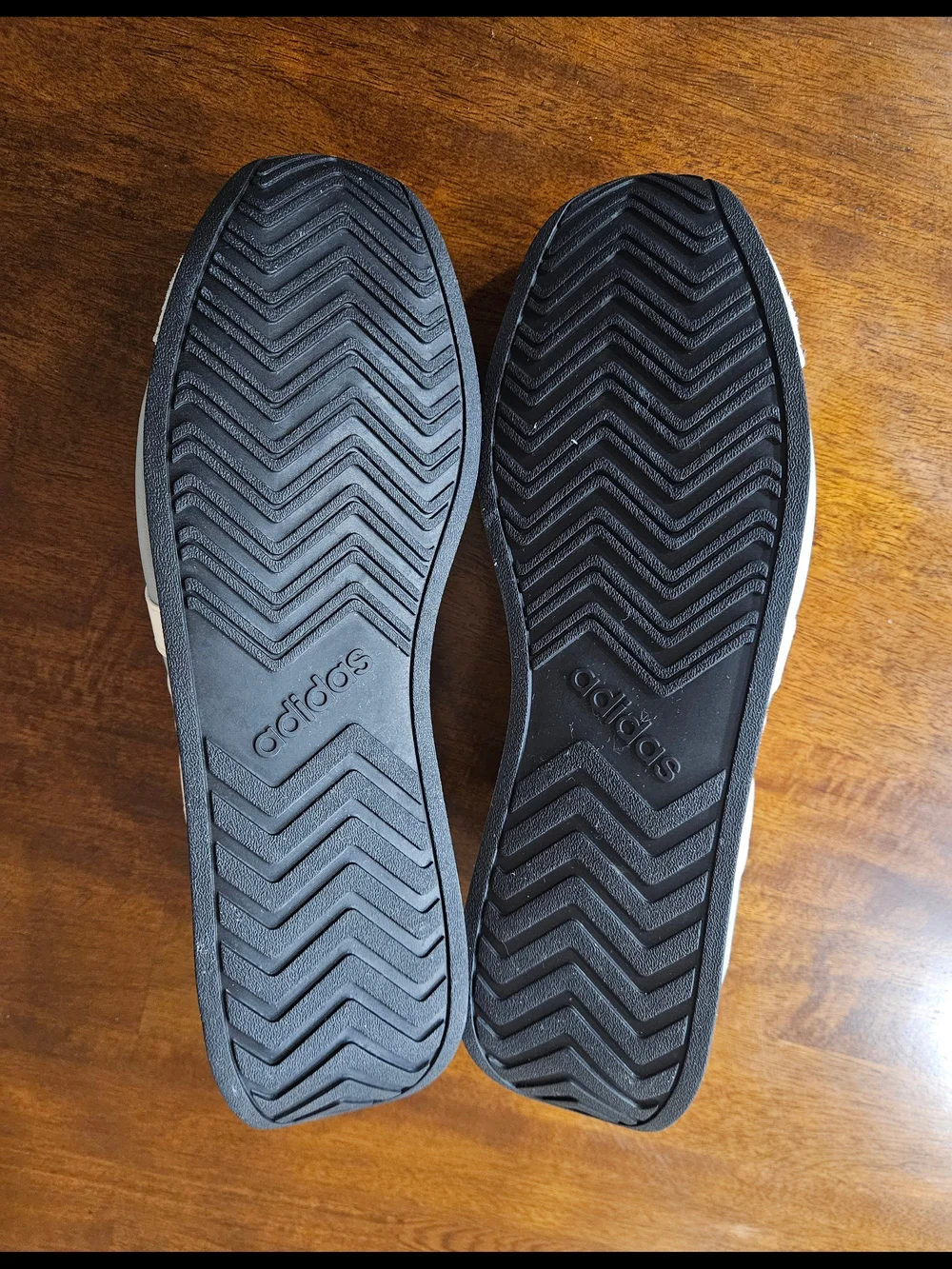 NWOTs Men's Adidas Runvista Sneakers